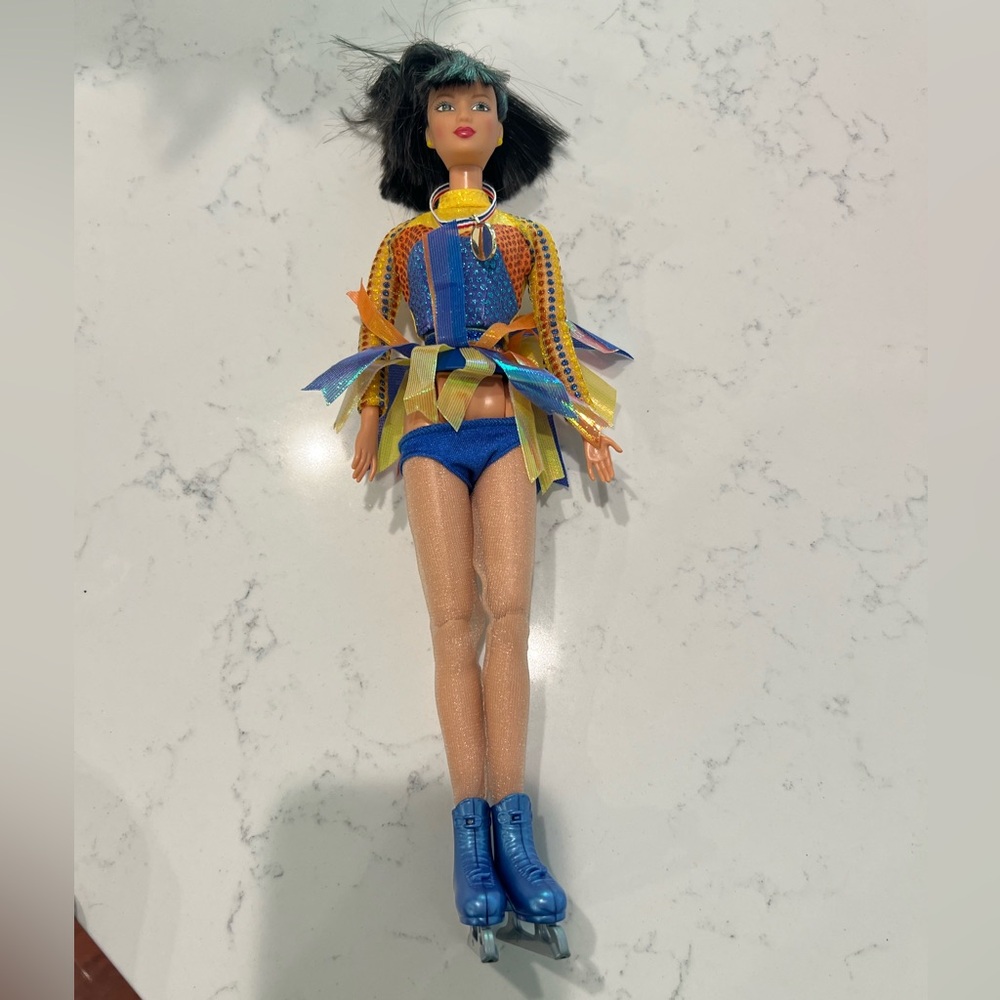 2002 Salt Lake City Olympics Michelle Kwan Barbie Ice Skater doll - Picture 2 of 8
